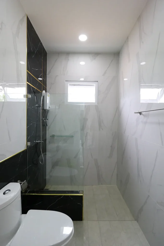 ส่งมอบบ้าน คุณอธิวัฒน์ (ต.ท่าหาดยาว อ.โพนทราย จ.ร้อยเอ็ด)