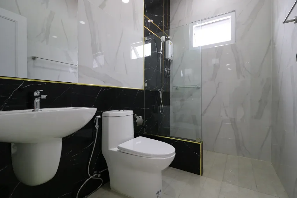 ส่งมอบบ้าน คุณอธิวัฒน์ (ต.ท่าหาดยาว อ.โพนทราย จ.ร้อยเอ็ด)