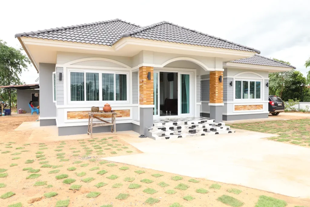 ส่งมอบบ้าน คุณอธิวัฒน์ (ต.ท่าหาดยาว อ.โพนทราย จ.ร้อยเอ็ด)