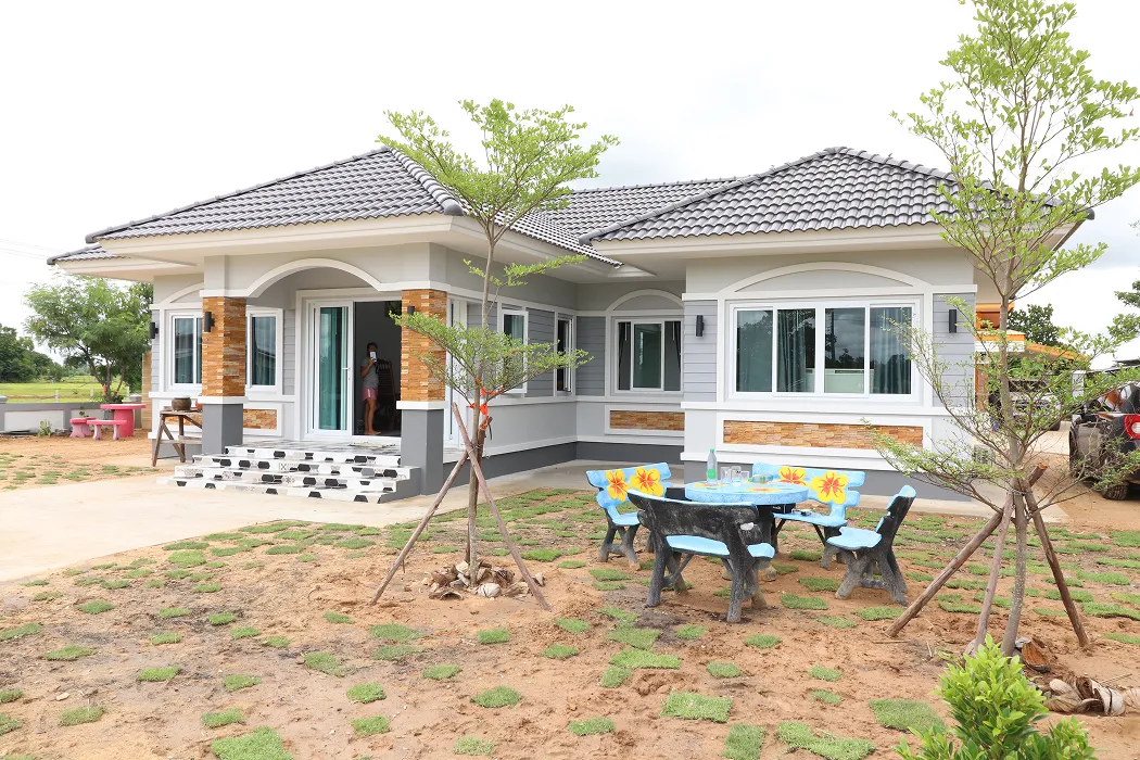 ส่งมอบบ้าน คุณอธิวัฒน์ (ต.ท่าหาดยาว อ.โพนทราย จ.ร้อยเอ็ด)