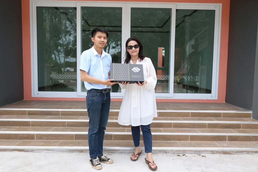 ส่งมอบบ้าน คุณวนิดา (ต.ส่องดาว อ.ส่องดาว จ.สกลนคร)