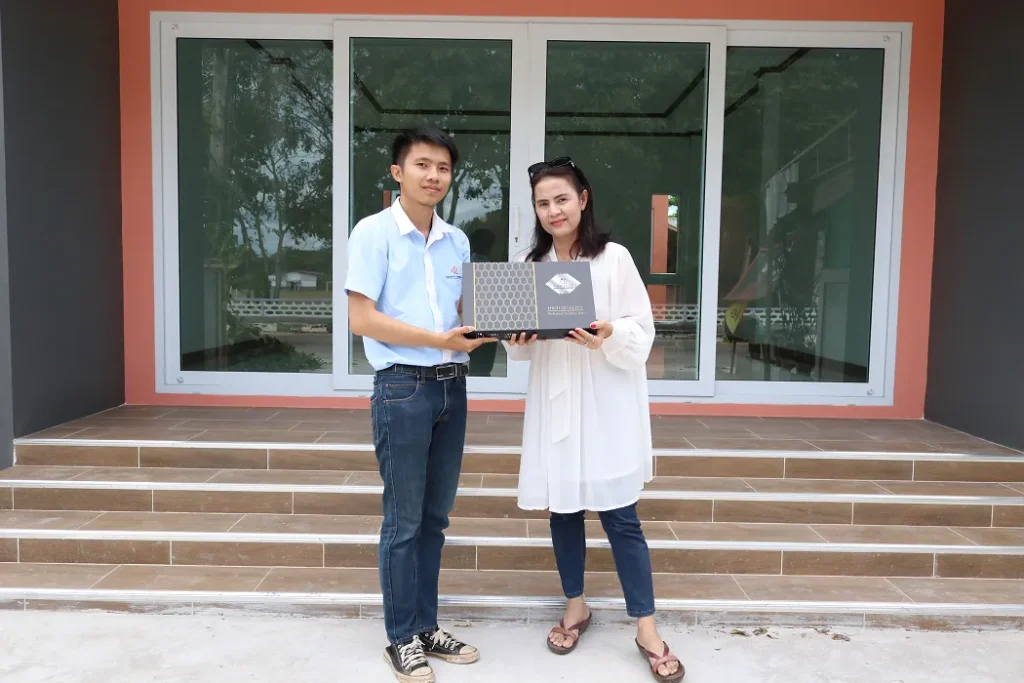 ส่งมอบบ้าน คุณวนิดา (ต.ส่องดาว อ.ส่องดาว จ.สกลนคร)