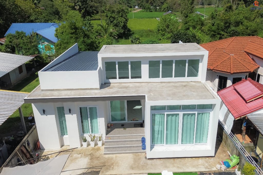 ส่งมอบบ้าน คุณธนายศ (อ.ส่องดาว จ.สกลนคร)