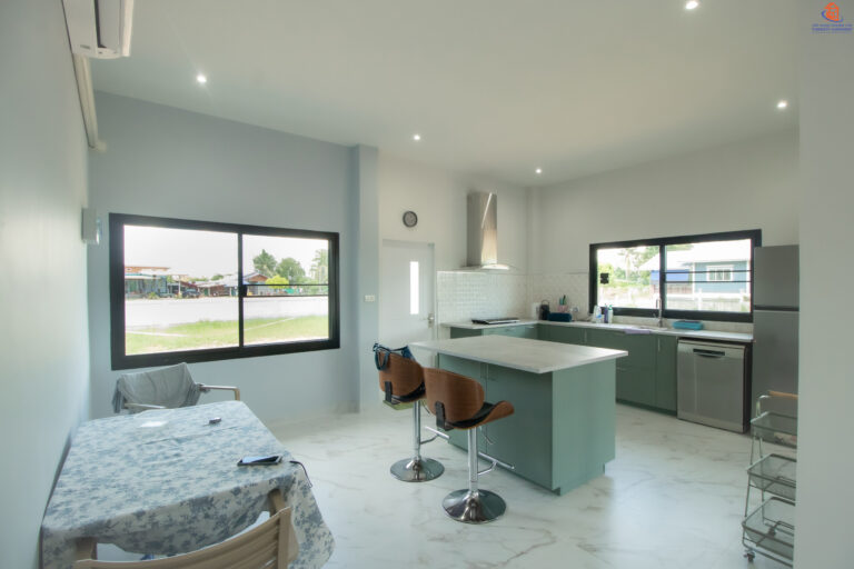 ส่งมอบบ้าน คุณปทุมทอง – ผลงานรับสร้างบ้าน อ.ปราสาท จ.สุรินทร์