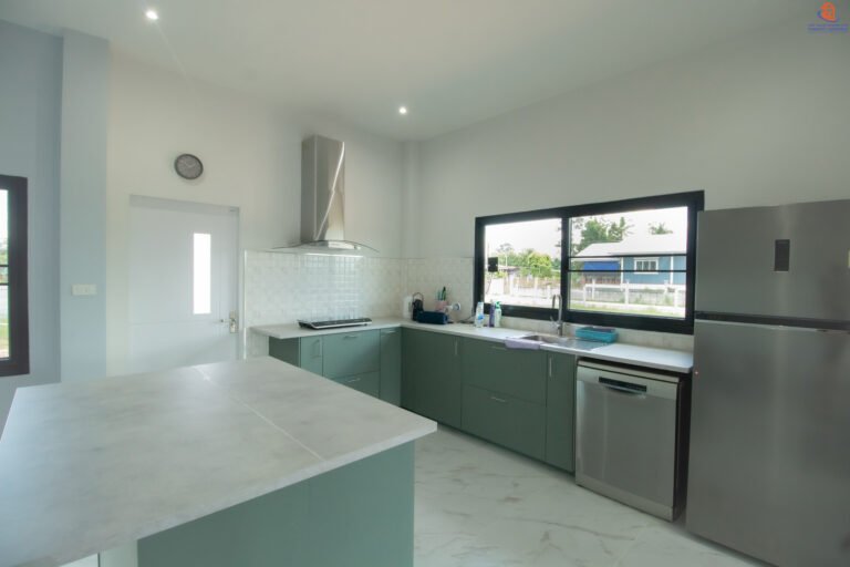 ส่งมอบบ้าน คุณปทุมทอง – ผลงานรับสร้างบ้าน อ.ปราสาท จ.สุรินทร์