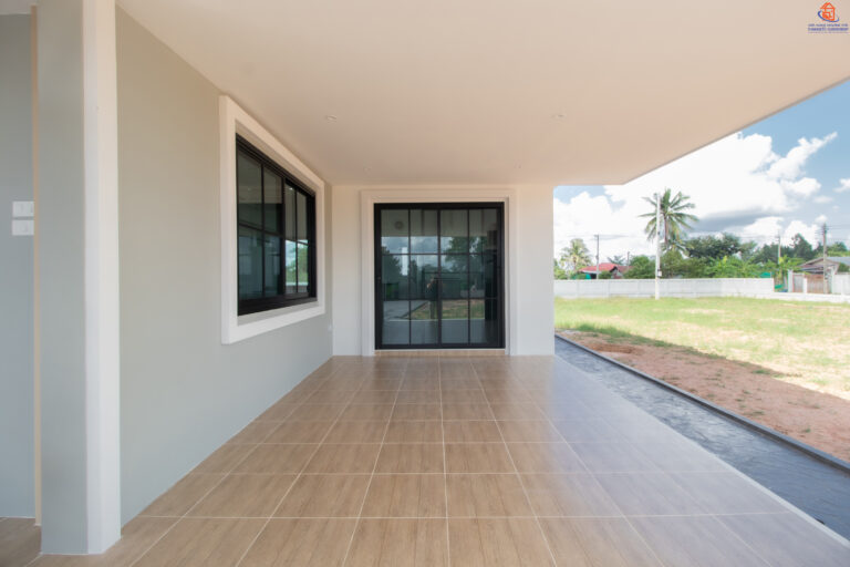 ส่งมอบบ้าน คุณปทุมทอง – ผลงานรับสร้างบ้าน อ.ปราสาท จ.สุรินทร์