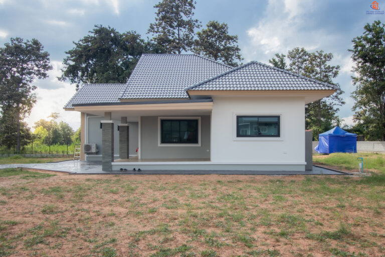 ส่งมอบบ้าน คุณปทุมทอง – ผลงานรับสร้างบ้าน อ.ปราสาท จ.สุรินทร์