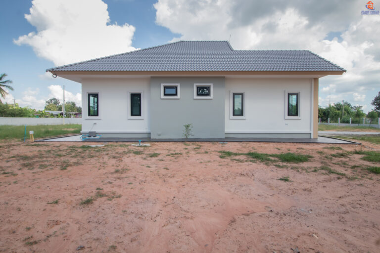 ส่งมอบบ้าน คุณปทุมทอง – ผลงานรับสร้างบ้าน อ.ปราสาท จ.สุรินทร์