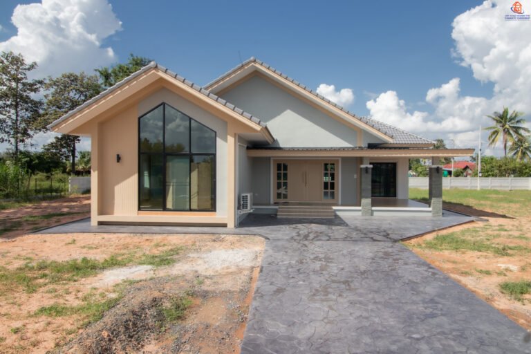 ส่งมอบบ้าน คุณปทุมทอง – ผลงานรับสร้างบ้าน อ.ปราสาท จ.สุรินทร์