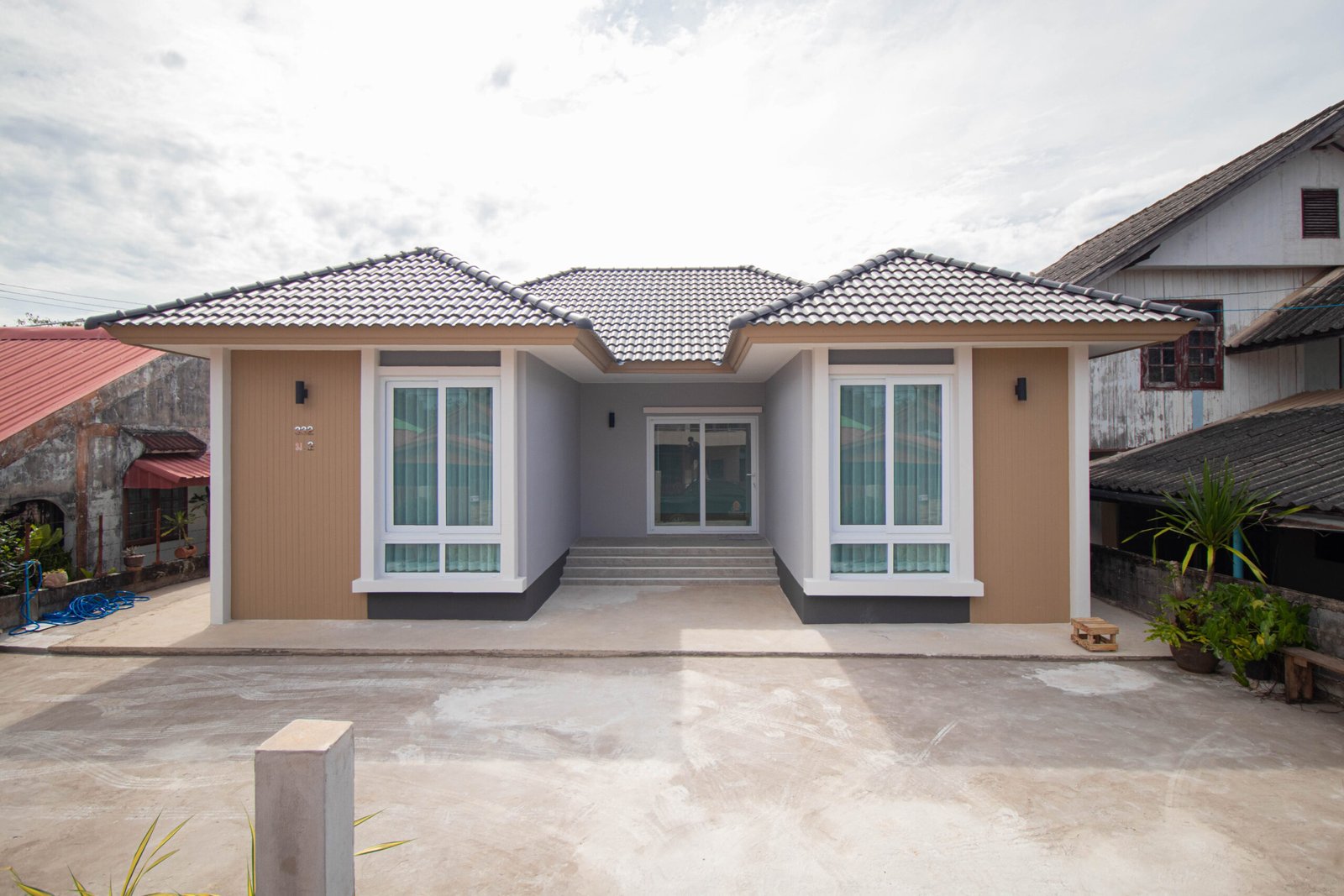 ส่งมอบบ้านคุณทัยวัน ผลงานรับสร้างบ้าน (อ.เมืองอุบลราชธานี จ.อุบลราชธานี)