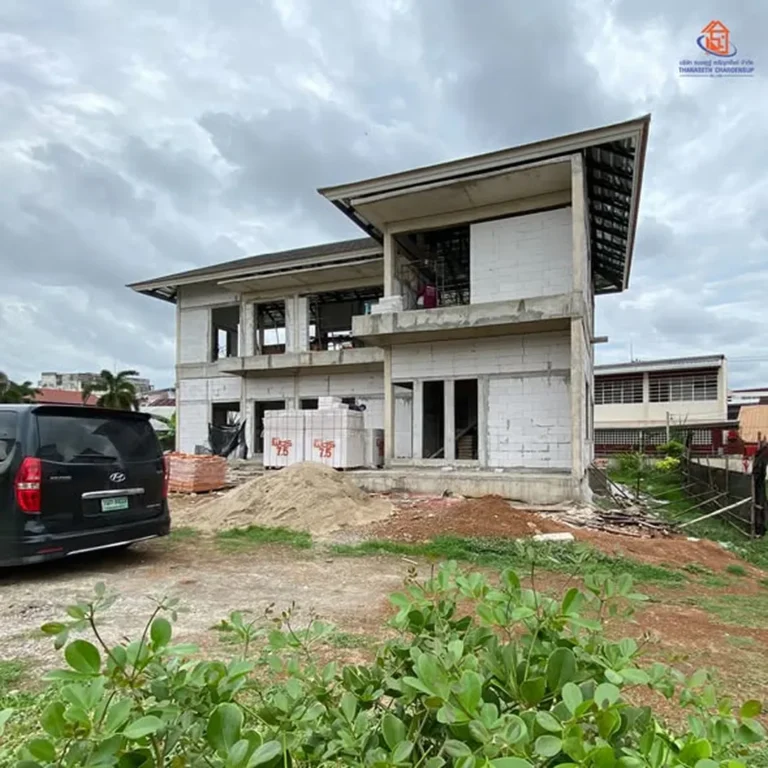 งานก่อผนังและช่องประตูภายในบ้านพักอาศัย สกลนคร