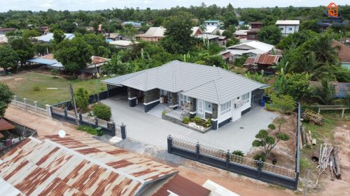 ส่งมอบบ้าน(หน้าบ้านมุมเฉียงสูง) คุณภิรมย์รัตน์ (อ.เมืองอุดรธานี จ.อุดรธานี)